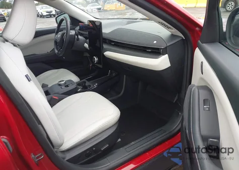 2024 Ford Mustang Mach-E Premium z USA, uszkodzony, nr VIN 3FMTK3R77RMA52787